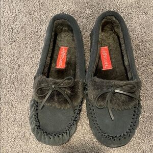 Hot Cakes Gray Slippers with Plush Lining Size 8